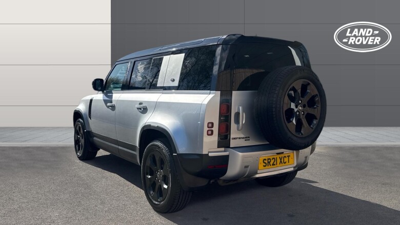 Land Rover Defender 3.0 D300 SE 110 5dr Auto Diesel Estate